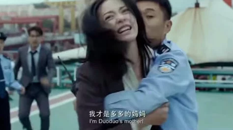 公交车被多人伦 0 6h：这部影片情节紧凑，演员表现出色，让人深思社会问题