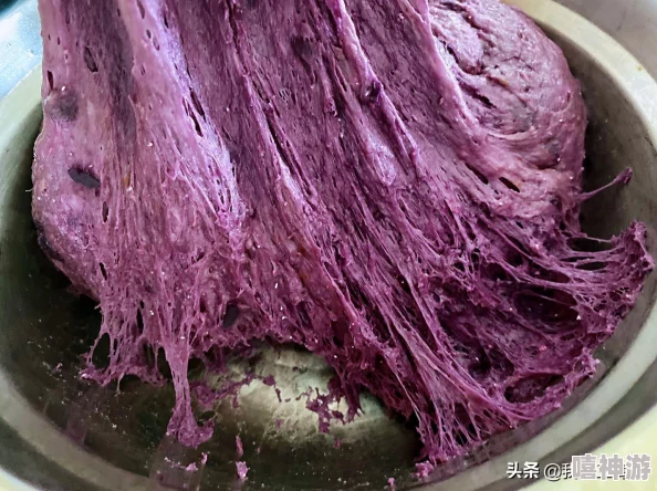 扒开老师 狂揉 视频app＂引发热议，网友纷纷讨论其内容与影响，教育界对此表示关注与反思