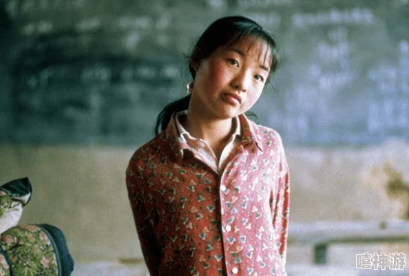 乡村艳妇胡秀英：她的故事如何改变了整个村庄的命运与人们的生活方式，成为时代的缩影与传奇