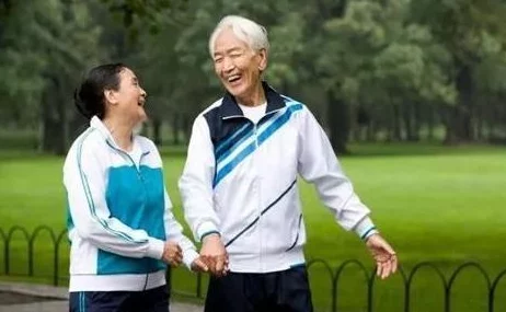 老妇伦丰满69ⅹⅹ：探讨老年人生活质量与健康管理的重要性，关注心理和身体的双重需求