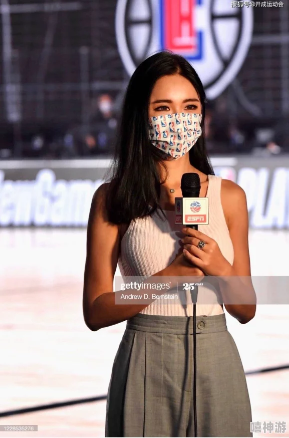 我要看操逼逼软件＂引发热议，网友纷纷讨论其背后的文化现象与社会影响