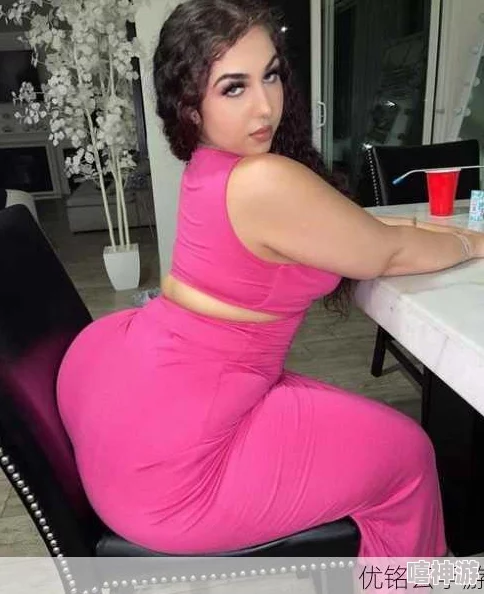 嫩白bbwbbw：探讨这一现象背后的文化意义与社会影响，揭示其在当代审美中的地位和变化