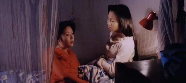 电影风流艳妇无删减版引发热议，观众对其大胆情节和深刻主题的讨论持续升温，成为社交媒体热门话题