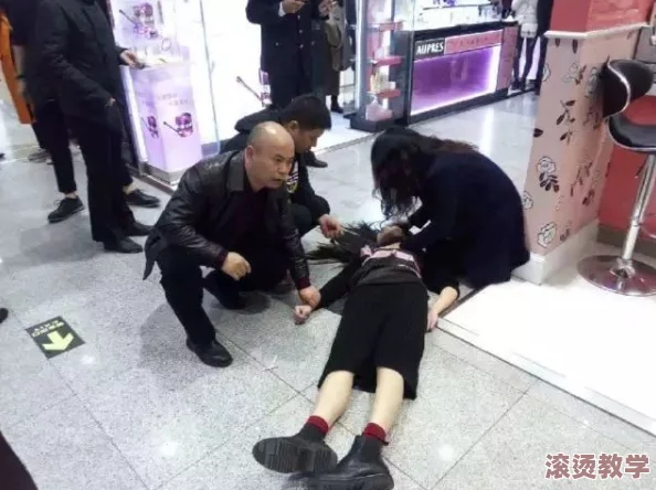 护士美妇浑圆硕大，竟然在医院内被拍摄并引发热议，网友们纷纷围观评论！