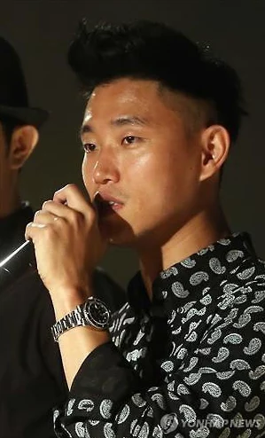中国体育生gary飞机xxnn曝出惊人丑闻，背后隐藏的秘密令人瞠目结舌，引发全民热议！