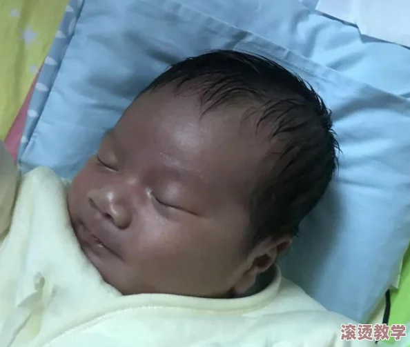 日本护士与非洲黑人激情：跨文化交流中的爱与挑战，探讨不同背景下的情感连接与社会反响