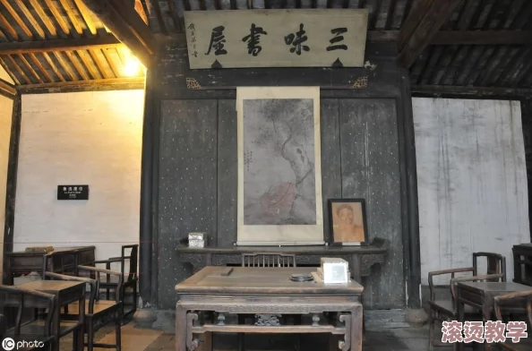 很黄的污污小说引发社会热议，专家称其可能对青少年心理健康造成严重影响，呼吁加强监管与教育！