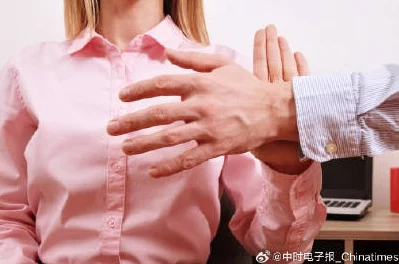 边揉我胸边摸下面嗯啊动态图：最新社交媒体热潮引发网友热议，背后隐藏的心理因素与文化现象分析