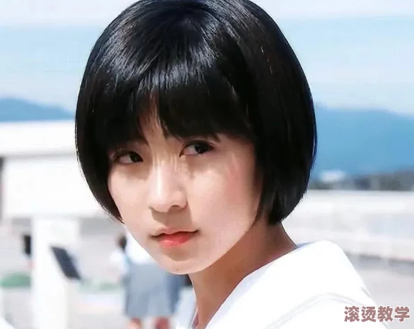 日本三级香港三级人妇m：近期日本影视行业的变化与影响，探讨文化交流与社会反响引发的热议