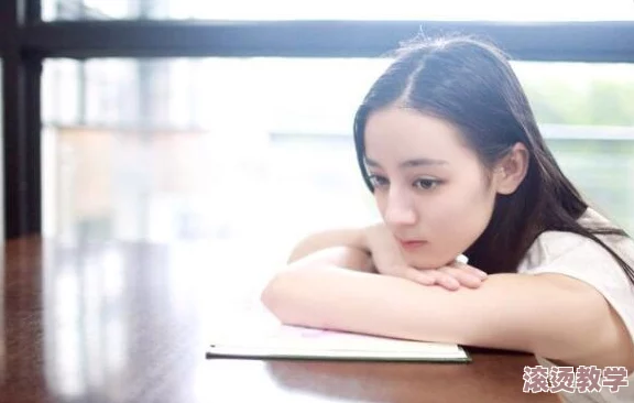 女王坐脸胯下舌奴，全球社交媒体热议新兴亚文化现象，引发网友对性别角色与权力关系的深思