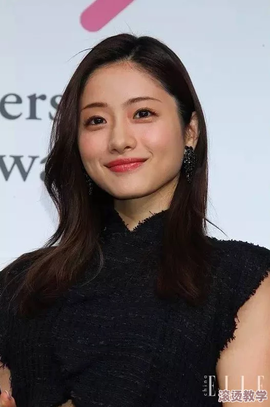 亚洲美女aⅴ久久久91：震惊！这一现象背后隐藏着不为人知的秘密，令人瞠目结舌的真相浮出水面！