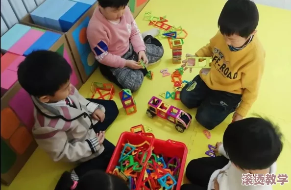 一小孩半夜喂女孩吃困吧：看儿童关怀与温情互动对心理发展的影响